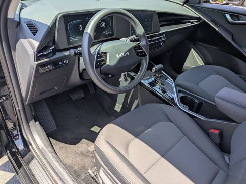 Used 2025 Kia Niro LX FWD image 17