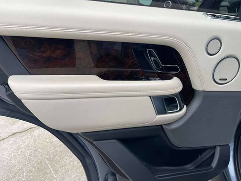 Used 2018 Land Rover Range Rover Supercharged image 13