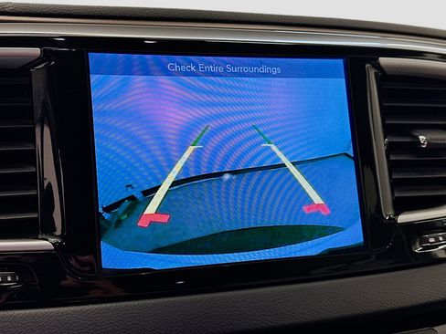 Used 2017 Chrysler Pacifica Touring-L image 23