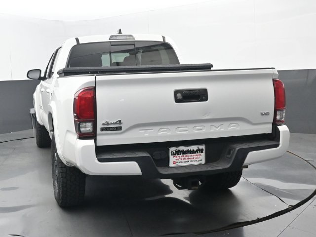 Used 2023 Toyota Tacoma SR5 w/ Technology Package AWD/4WD image 4