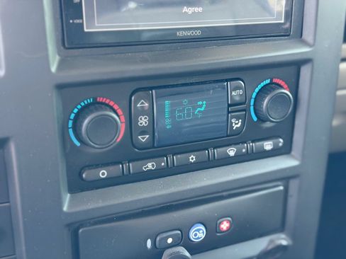 Used 2005 HUMMER H2 w/ Preferred Equipment Group AWD/4WD image 21