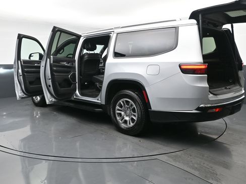 Used 2024 Jeep Wagoneer L 4WD image 34