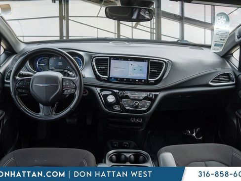 Used 2021 Chrysler Pacifica Touring w/ S Appearance Package FWD image 4