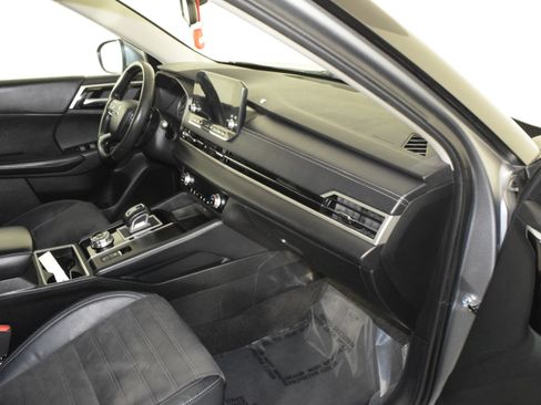 Used 2023 Mitsubishi Outlander SE image 40