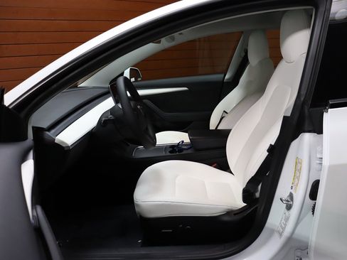 Used 2021 Tesla Model 3 Long Range image 37