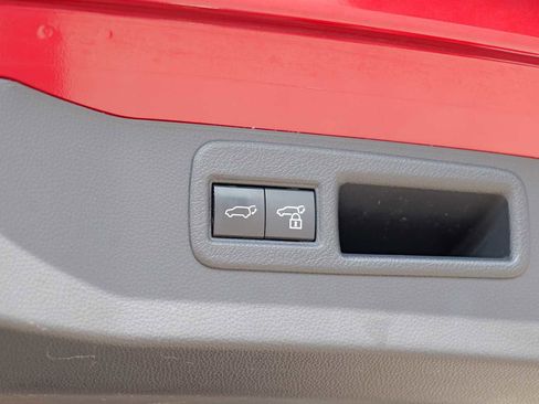 Used 2023 Toyota Venza Nightshade image 29