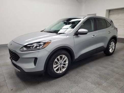 Used 2021 Ford Escape SE FWD image 2