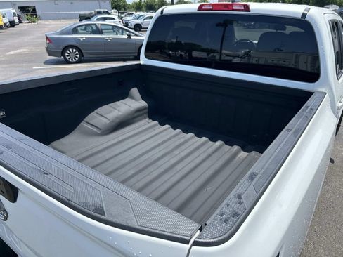 Used 2024 Nissan Frontier SV RWD image 14