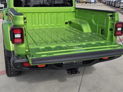 New 2025 Jeep Gladiator Mojave image 5