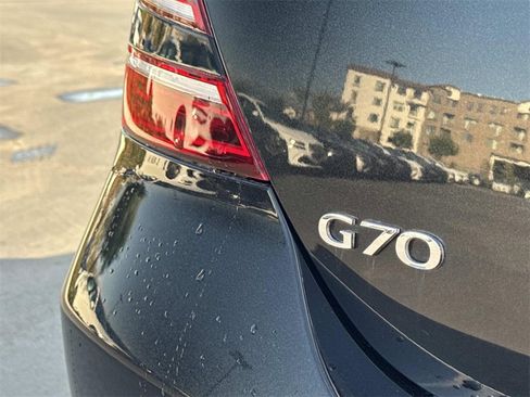 Used 2025 Genesis G70 2.5T image 19