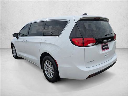 New 2026 Chrysler Voyager LX image 7