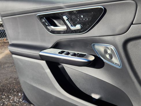 Used 2024 Mercedes-Benz GLC 300 4MATIC image 12