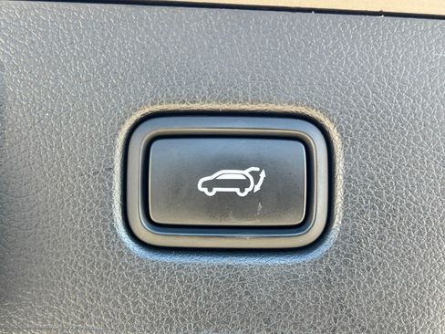 Used 2023 Hyundai Palisade Calligraphy image 17