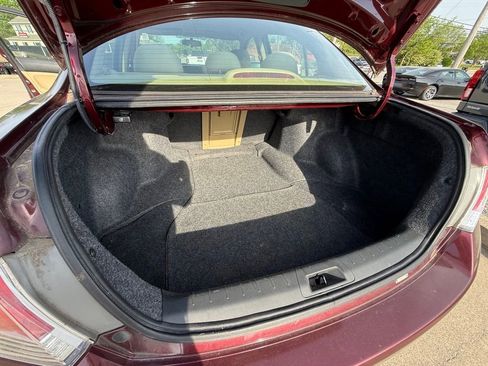 Used 2012 Honda Accord LX image 25