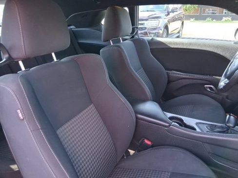 Used 2019 Dodge Challenger R/T RWD image 12