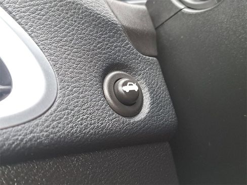 Used 2012 Dodge Avenger SXT image 20