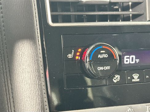 Used 2024 Nissan Armada SL image 20