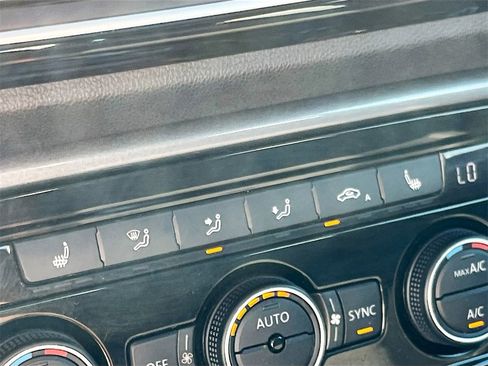 Used 2019 Volkswagen Beetle 2.0T SE image 20