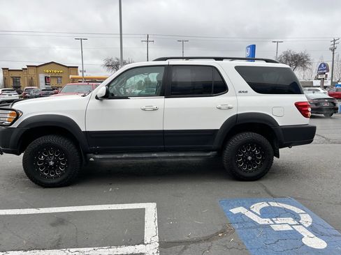 Used 2004 Toyota Sequoia SR5 image 6