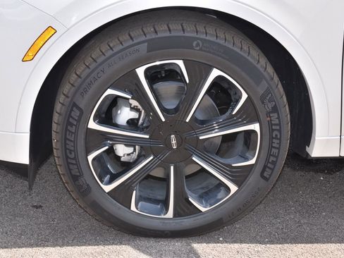 New 2026 Lincoln Nautilus Reserve AWD/4WD image 47