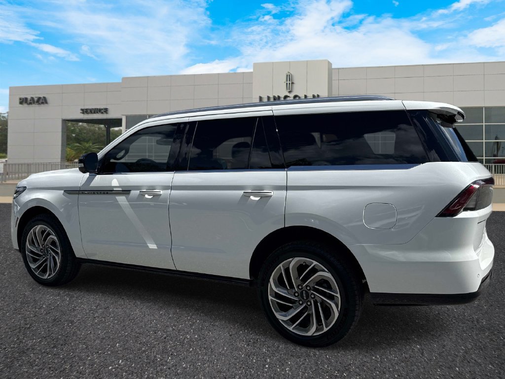 New 2026 Lincoln Navigator Reserve AWD/4WD image 5