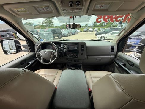 Used 2019 Nissan NV 3500 SL RWD image 8