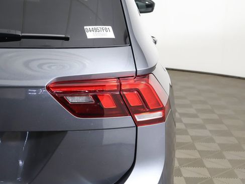 Certified 2023 Volkswagen Tiguan SE image 17
