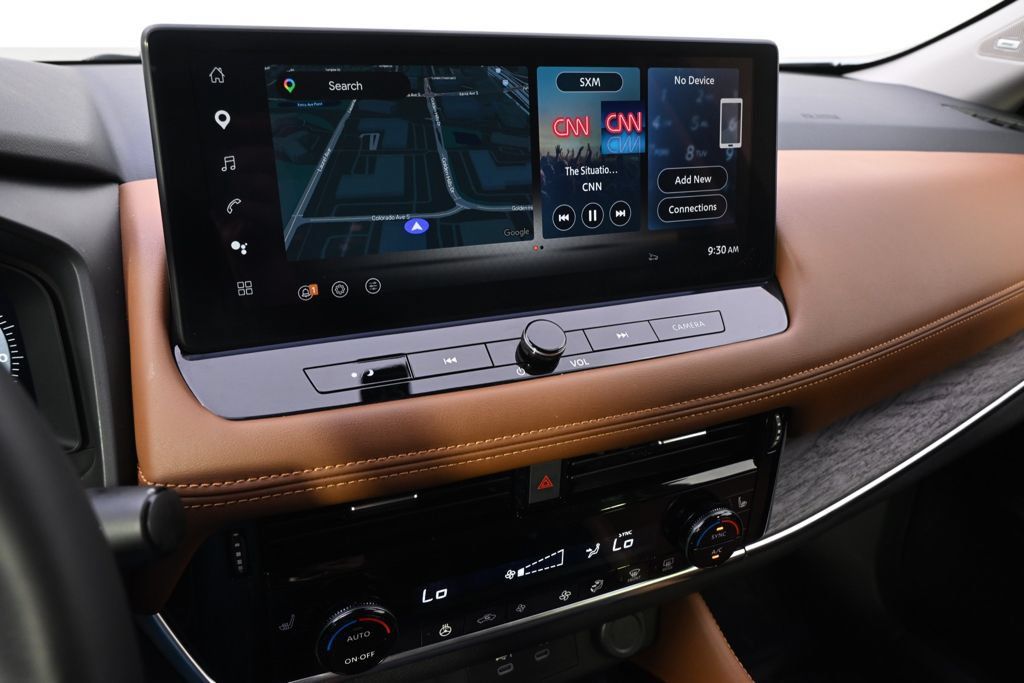 Used 2025 Nissan Rogue Platinum FWD image 28