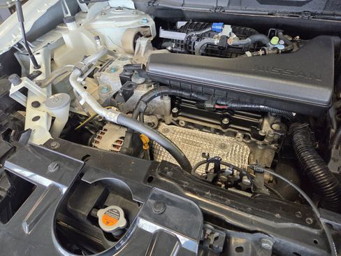 Used 2017 Nissan Rogue SV w/ SV Premium Package image 66