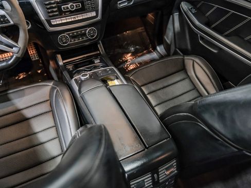 Used 2016 Mercedes-Benz GL 63 AMG 4MATIC image 31