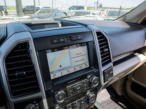 Used 2019 Ford F150 Lariat image 28