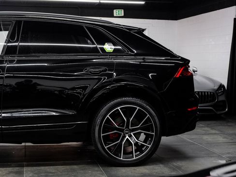 Used 2023 Audi Q8 Prestige image 21