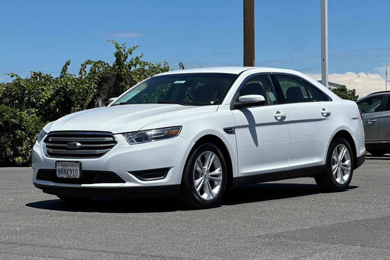 Used 2017 Ford Taurus SEL w/ Equipment Group 201A FWD image 7