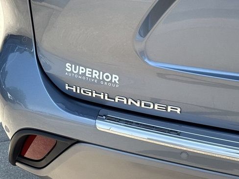 Used 2021 Toyota Highlander Platinum AWD/4WD image 6