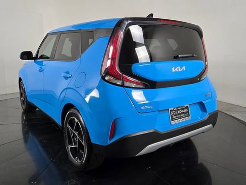 Used 2023 Kia Soul EX image 4