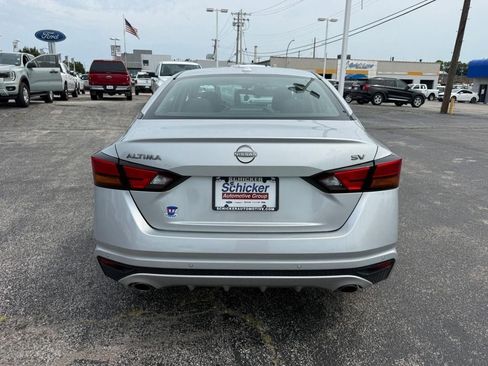 Used 2023 Nissan Altima 2.5 SV FWD image 9