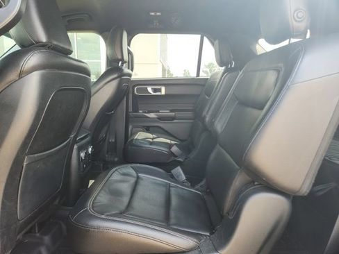 Used 2020 Ford Explorer XLT w/ Equipment Group 202A AWD/4WD image 12