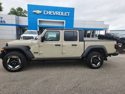 Used 2020 Jeep Gladiator Sport w/ Quick Order Package 24S AWD/4WD image 1