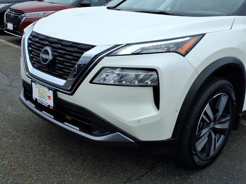 Used 2023 Nissan Rogue SL w/ SL Premium Package image 7