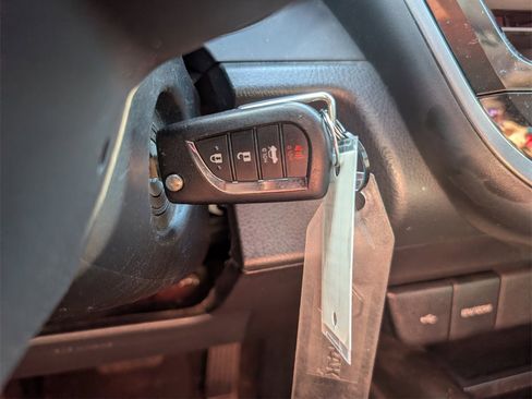 Used 2022 Toyota Camry LE image 18