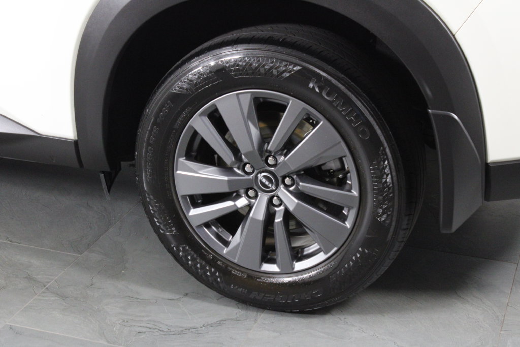 Certified 2024 Nissan Pathfinder SV FWD image 15