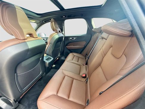 Used 2023 Volvo XC60 B5 Plus w/ Protection Package Premier image 27