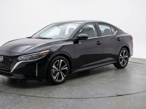 Used 2025 Nissan Sentra SV FWD image 3