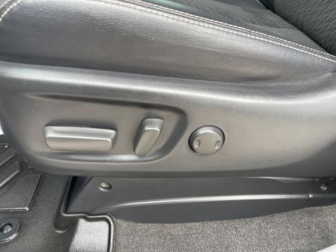 Used 2014 Toyota Sienna SE w/ SE Premium Package w/Entune image 36