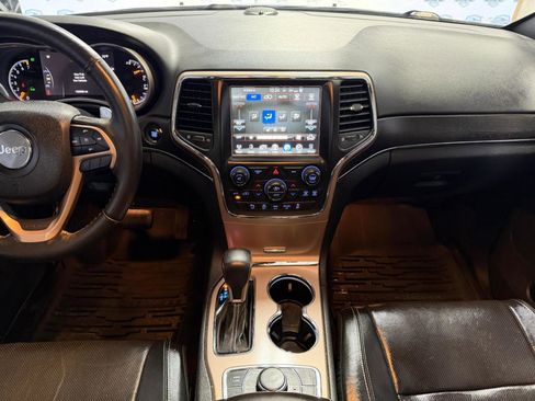 Used 2017 Jeep Grand Cherokee Limited w/ Luxury Group II image 36