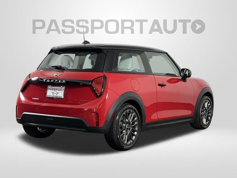 Certified 2025 MINI Cooper 2-Door Hardtop FWD image 7