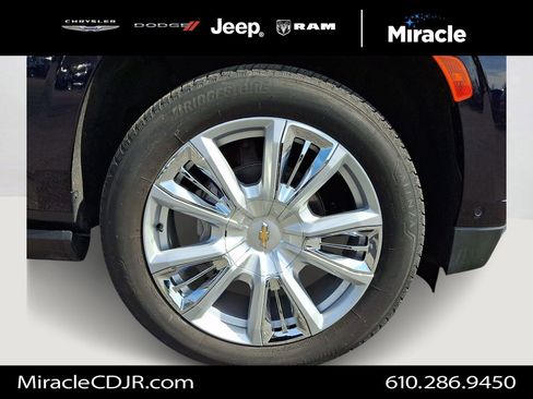 Used 2024 Chevrolet Suburban High Country w/ Advanced Technology Package AWD/4WD image 8
