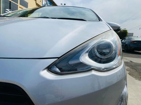 Used 2015 Toyota Prius C One FWD image 15