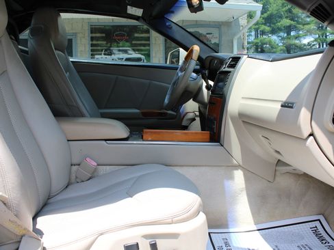 Used 2006 Cadillac XLR image 17