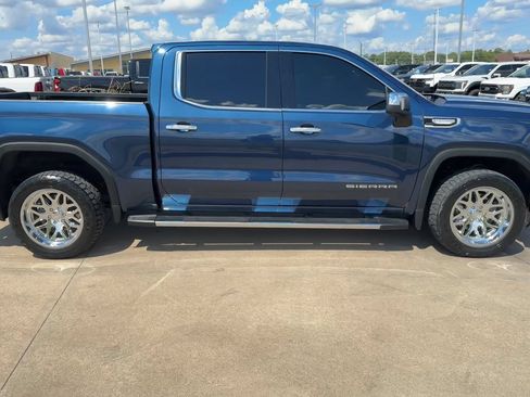 Used 2023 GMC Sierra 1500 SLT AWD/4WD image 2